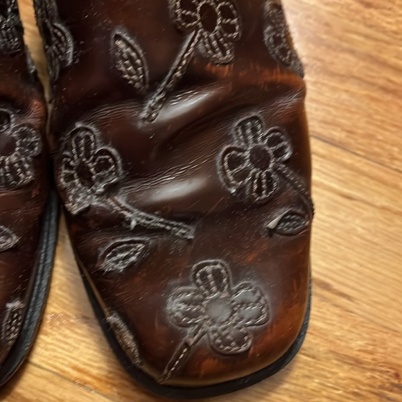 Bandolino brown leather slides, with flowers- size 7 1/2 - Picture 2 of 8